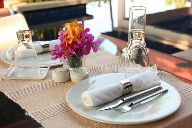 table-setting-2395450_640